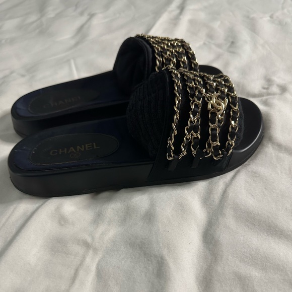 Chanel chain slides LIKE NEW!!! - Picture 4 of 4